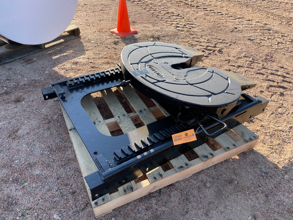Holland 5th Wheel Plate
