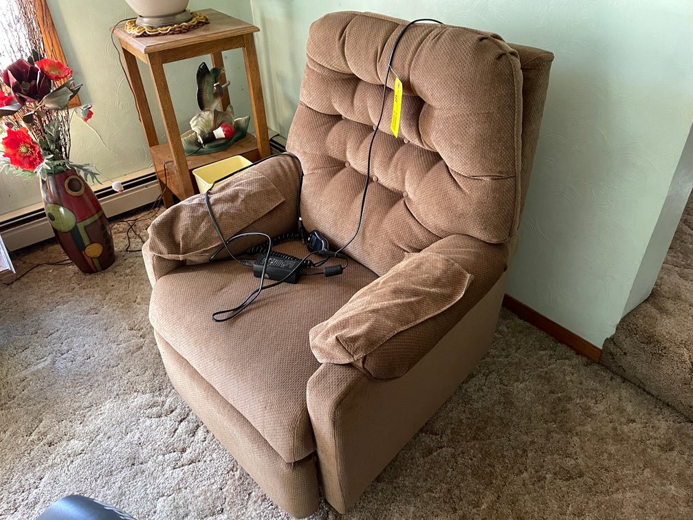 Best Home Furnishings Electric Recliner