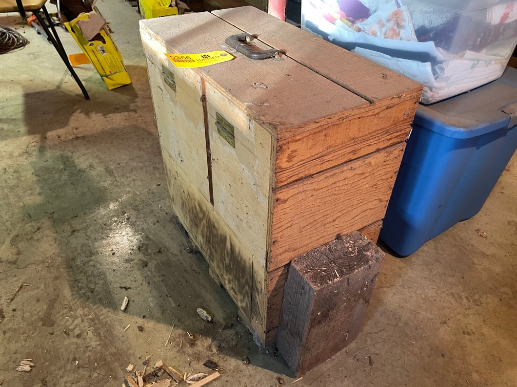 Wood Crate with Styrofoam Incubator