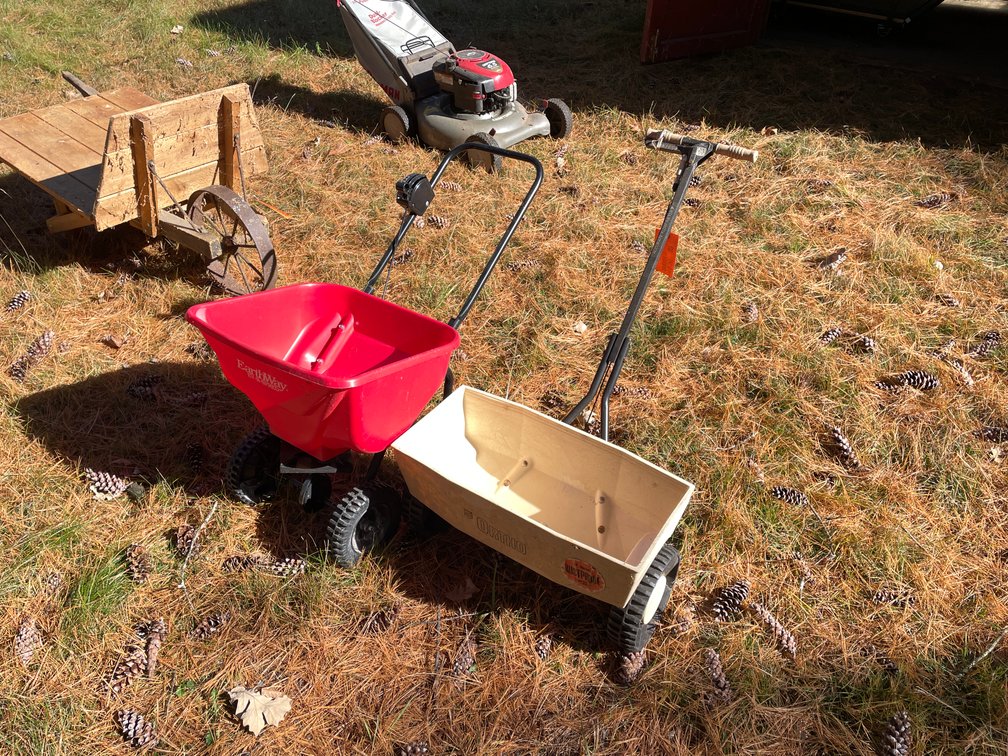 (2) Lawn and Garden Spreaders