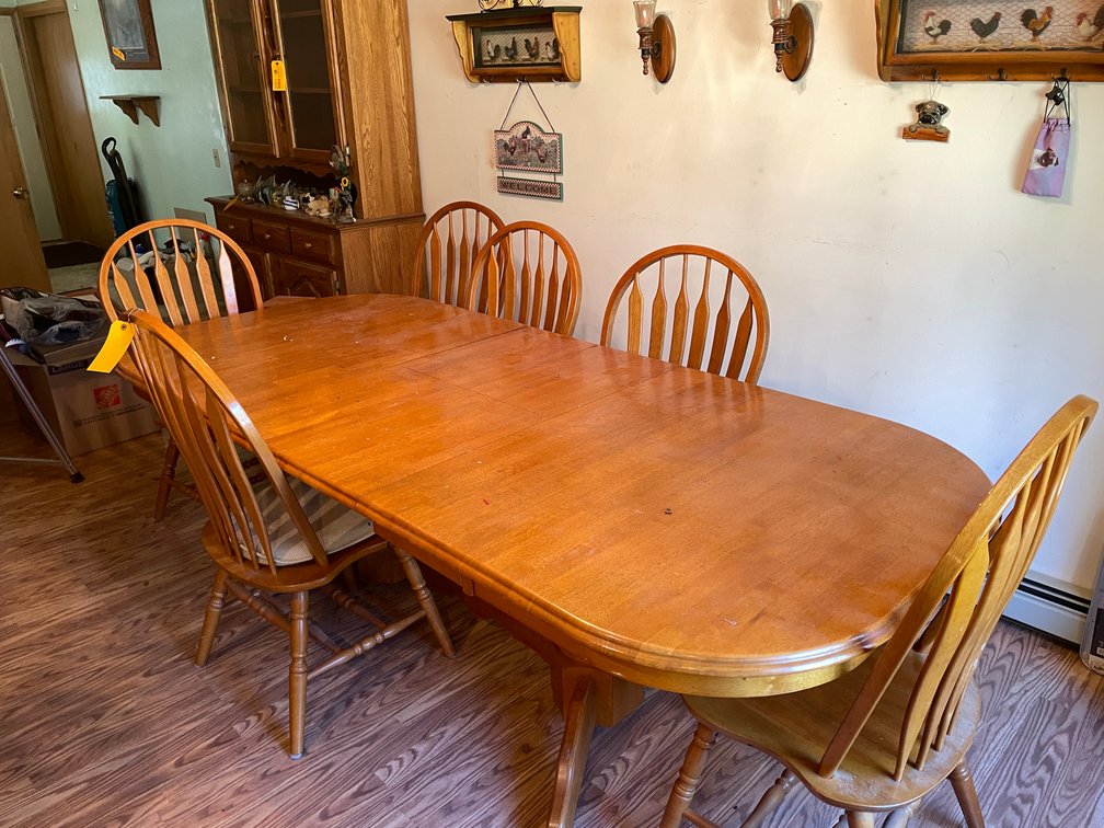 Dining Room Table and (6) Chairs