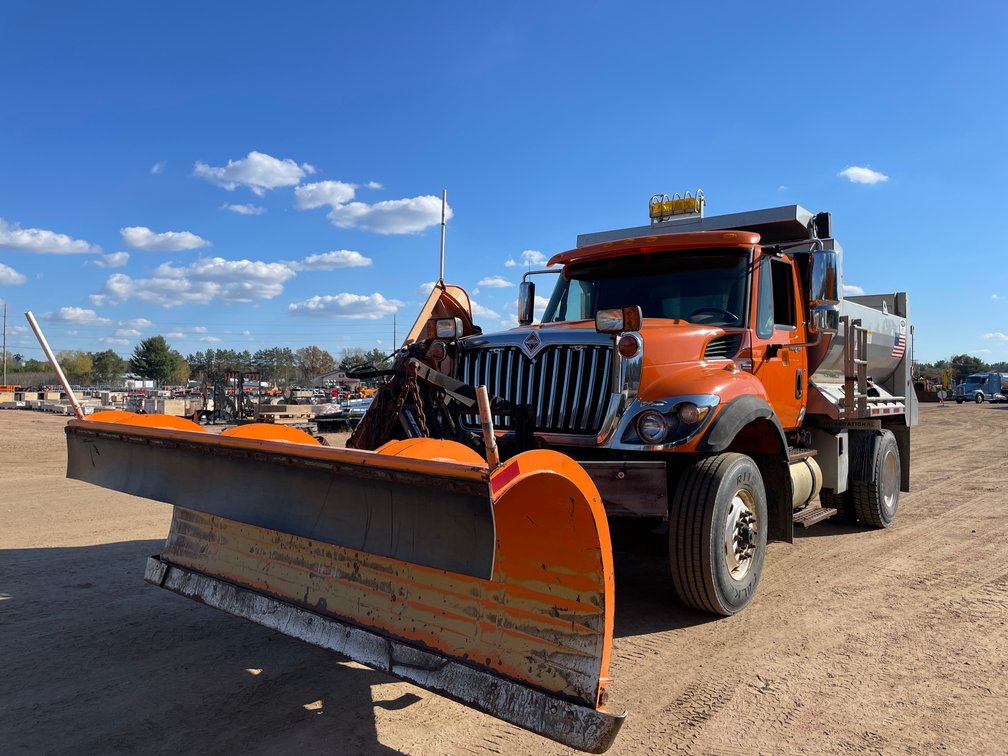 2008 International Plow Truck with Sander Box (Has WI Title)