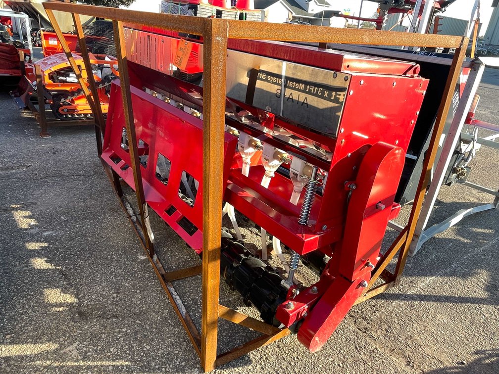 AGT 70" No Till Seeder (010)