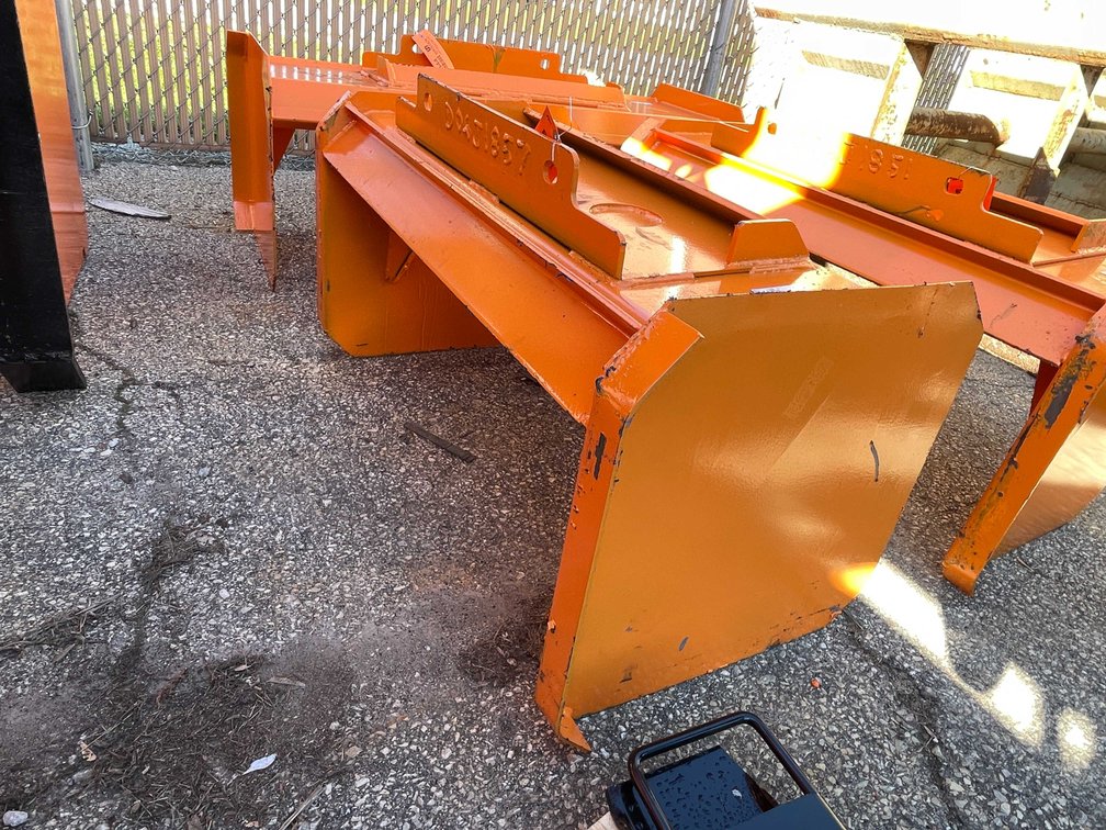 36" Mini Skid Steer Snow Pusher (07)