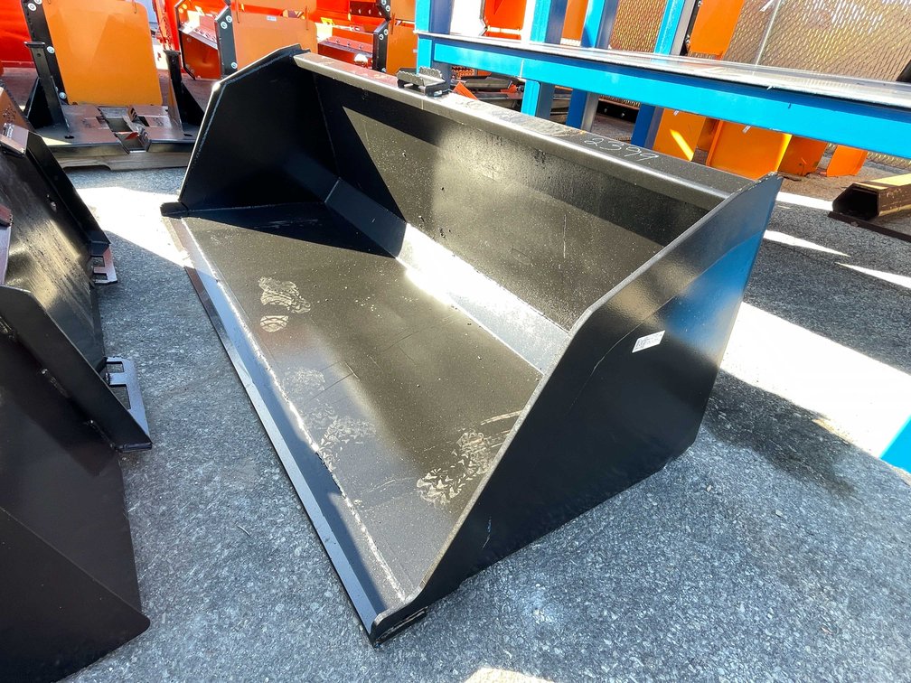 84" Skid Steer Snow and Litter Bucket (07)