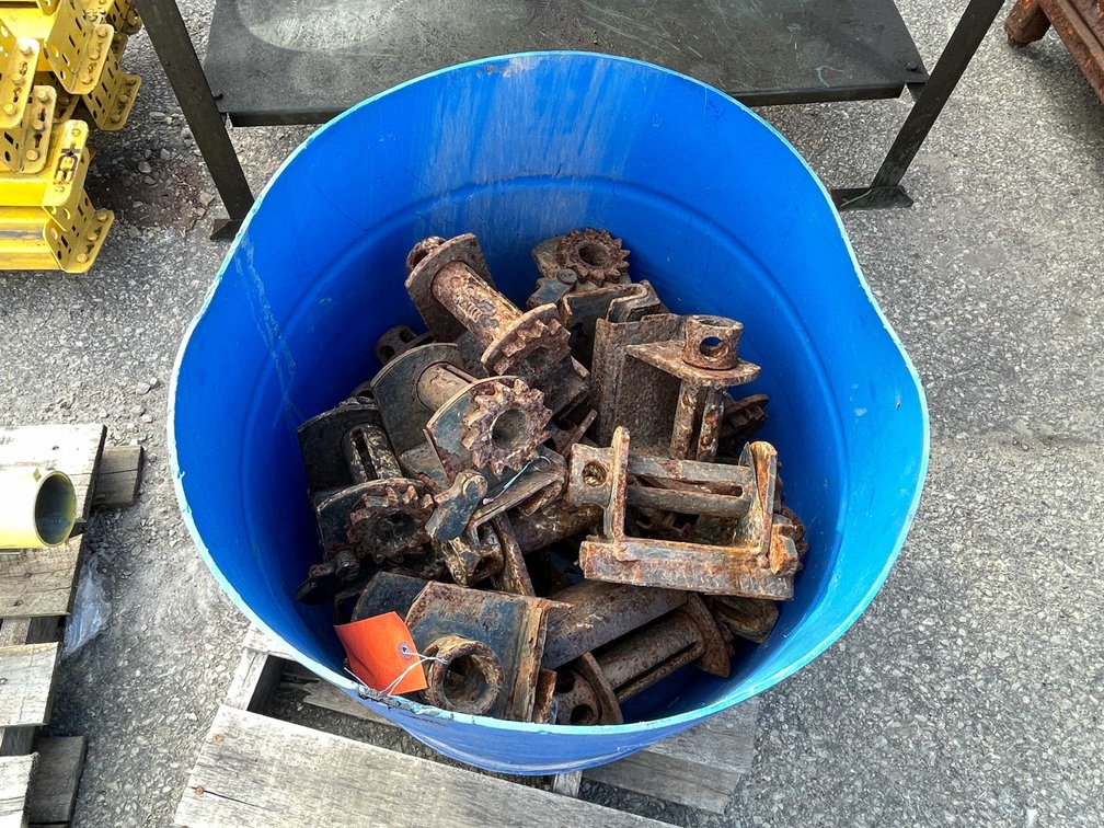 Winch Track Winches (09)