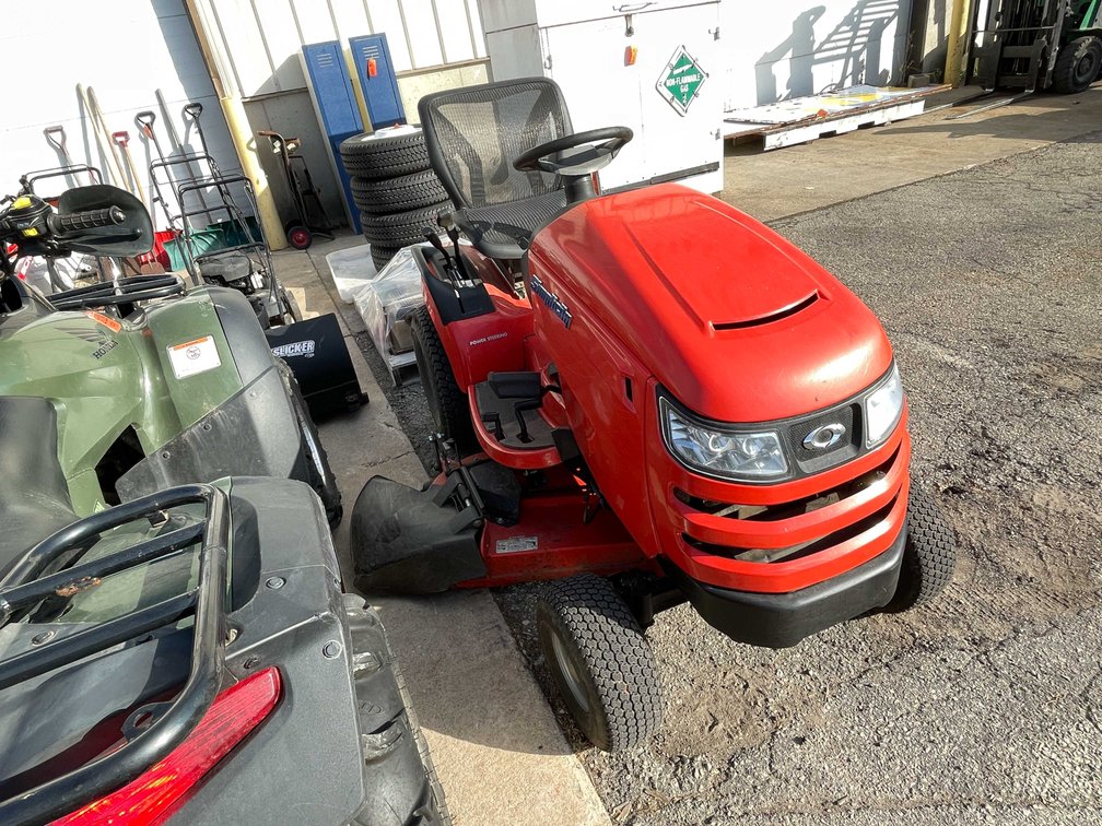 Simplicity Broadmoor Lawn Tractor (04)