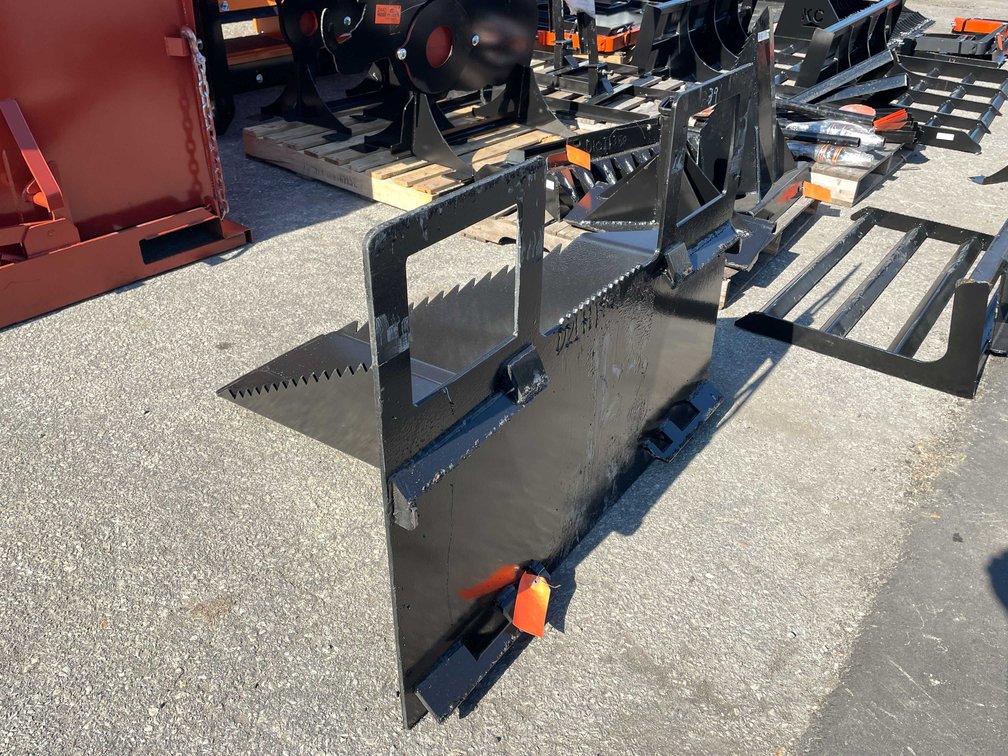 40" Skid Steer Spade Bucket (07)