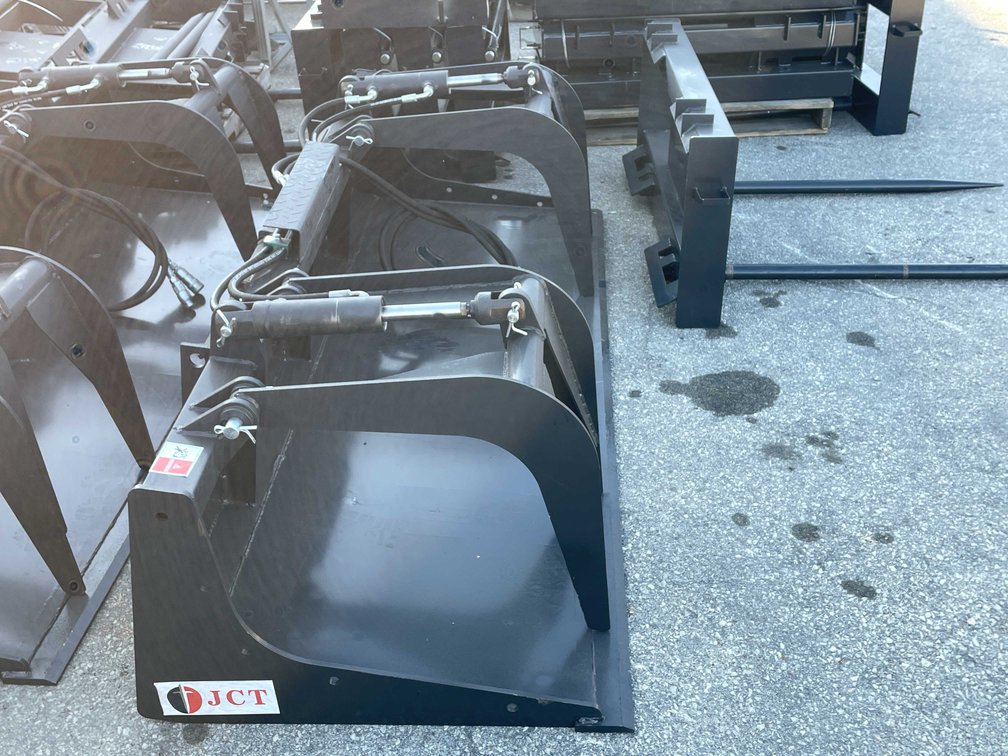 2026 JCT 84" Skid Steer Grapple Bucket (02)