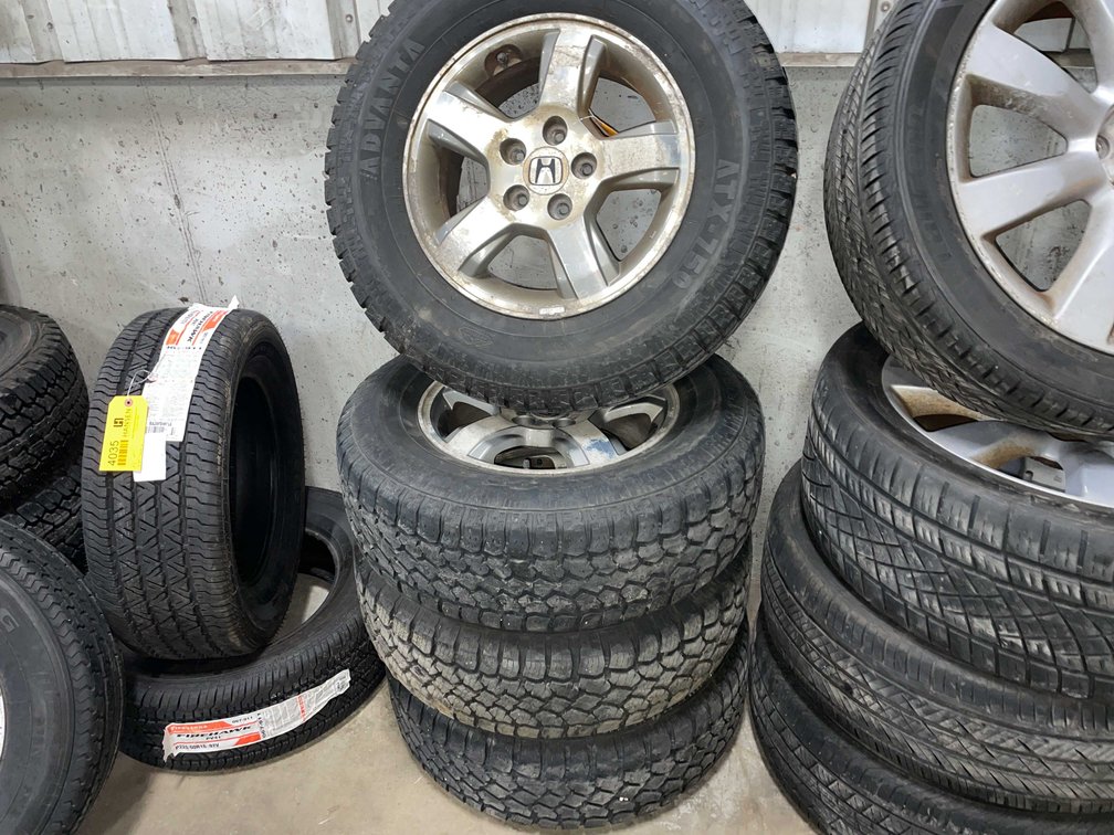 Honda Pilot Wheels and Tires (F)