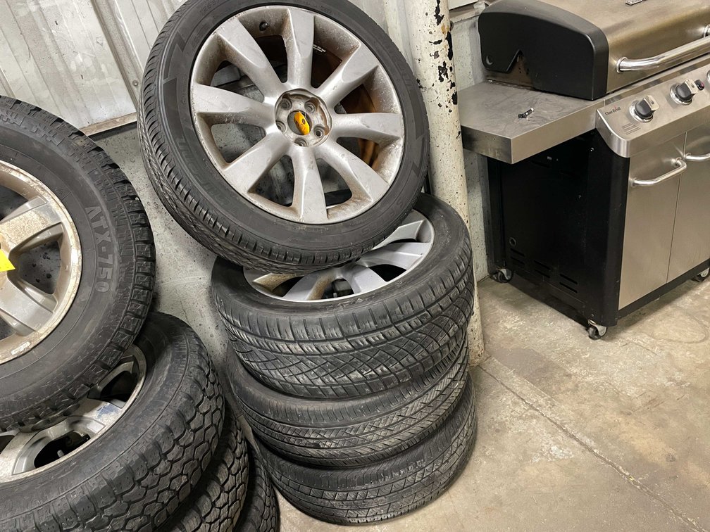 Honda Pilot 20" Wheels and Tires (F)