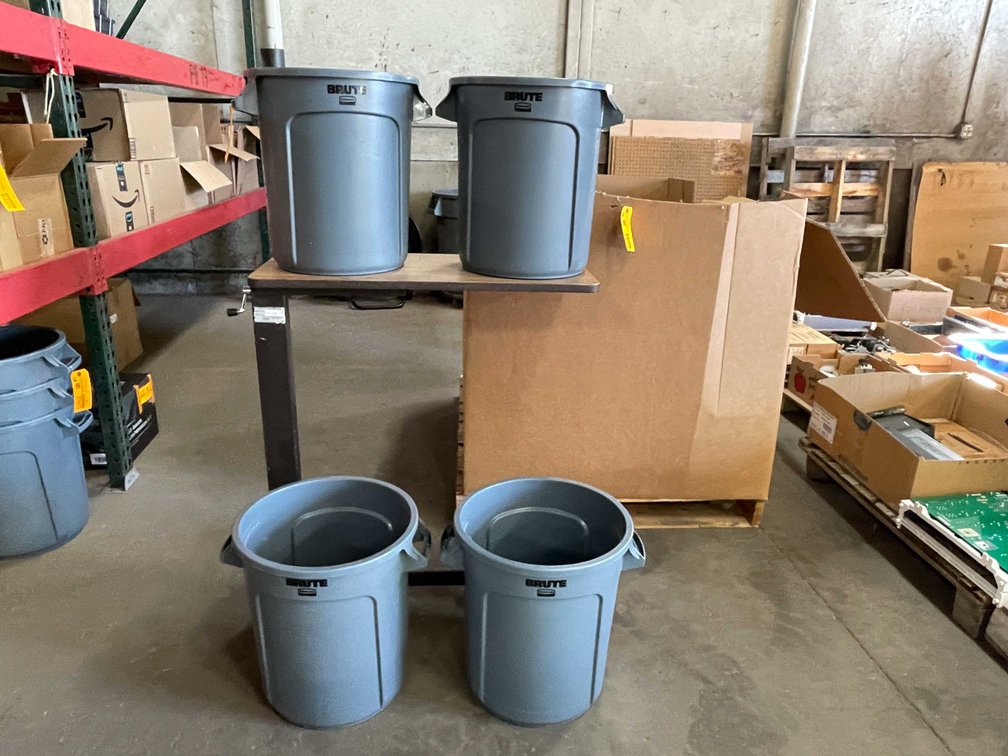 (4) 10 Gallon Trash Bins (PR20)