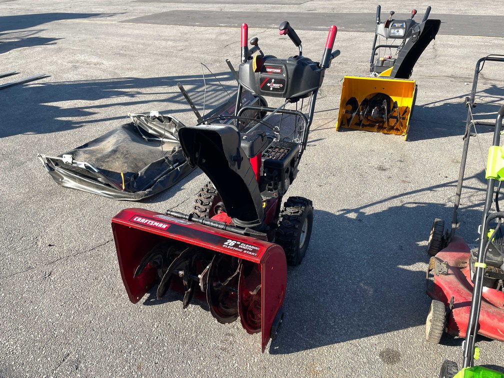 Craftsman 8HP 26" Snow Blower (03)