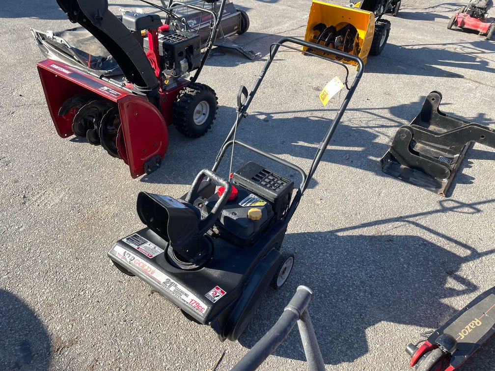 MTD Gold 6.5HP 21" Snow Blower (03)