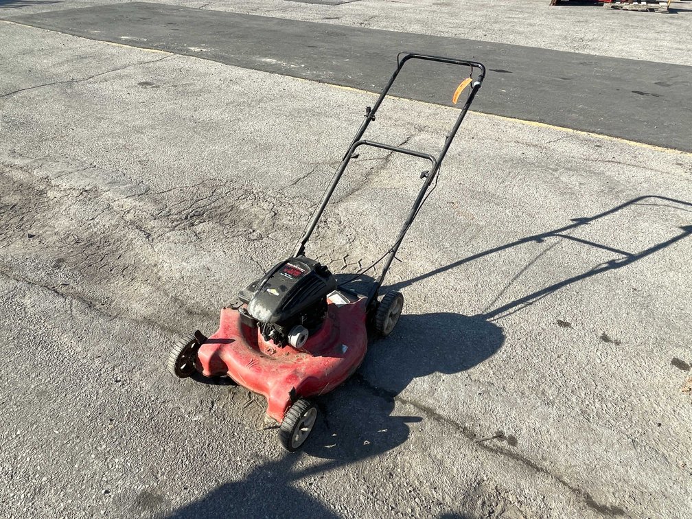 Yard Machines 22" Lawn Mower (03)