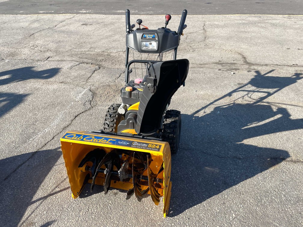 Cub Cadet 524 Snow Blower (03)