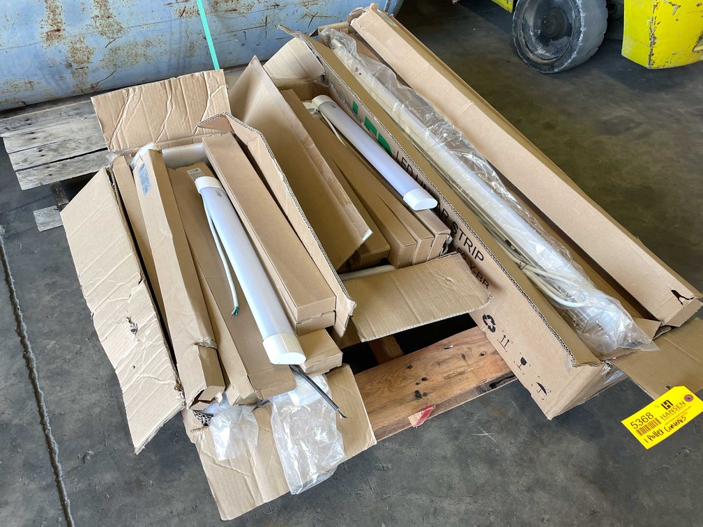2' and 4' LED Strap Lights (E)
