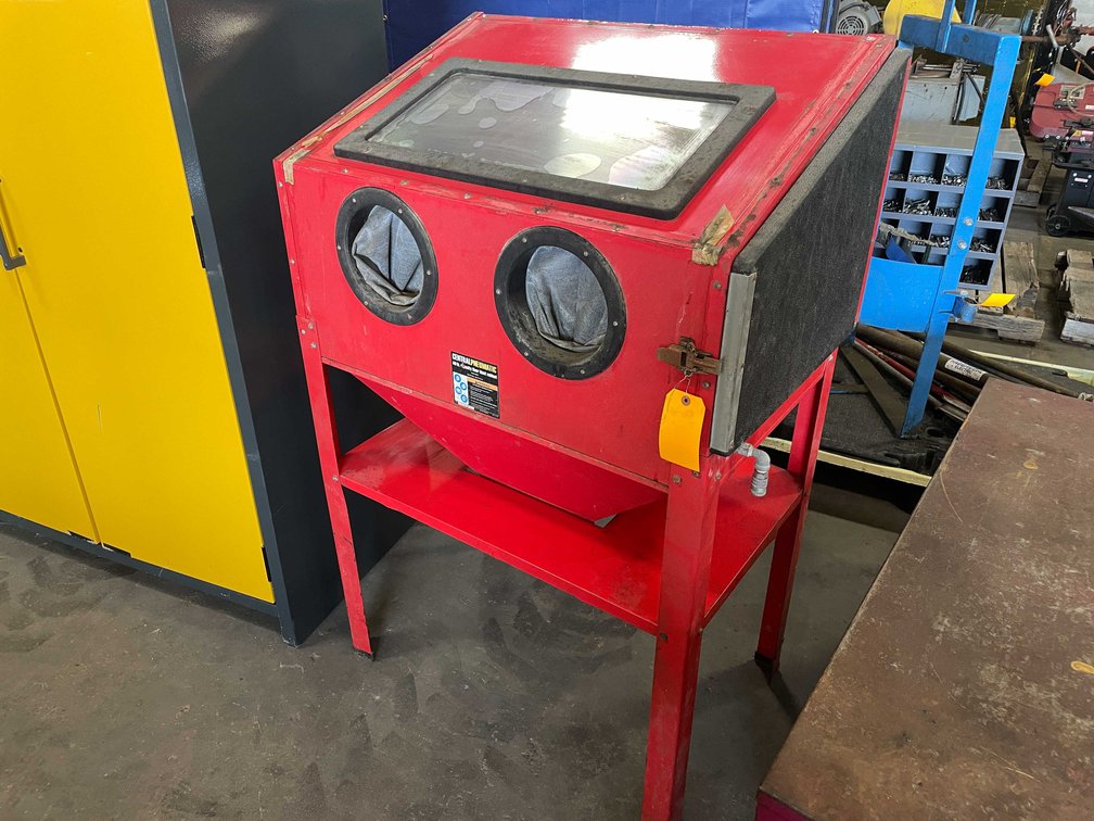 Central Pneumatic Sandblaster (F)