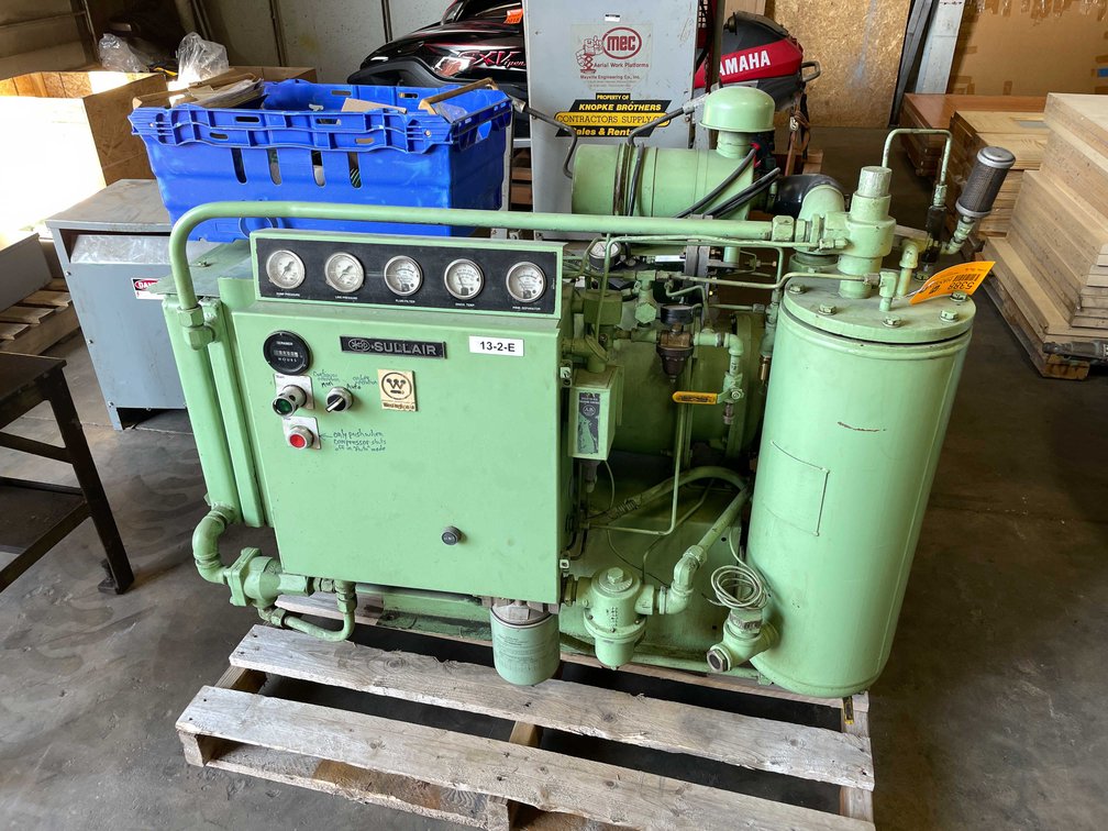 Sullair 30HP Rotary Screw Compressor (E)