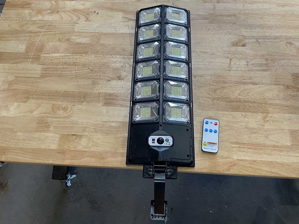 LED Parking Lot and Yard Light (PR10)