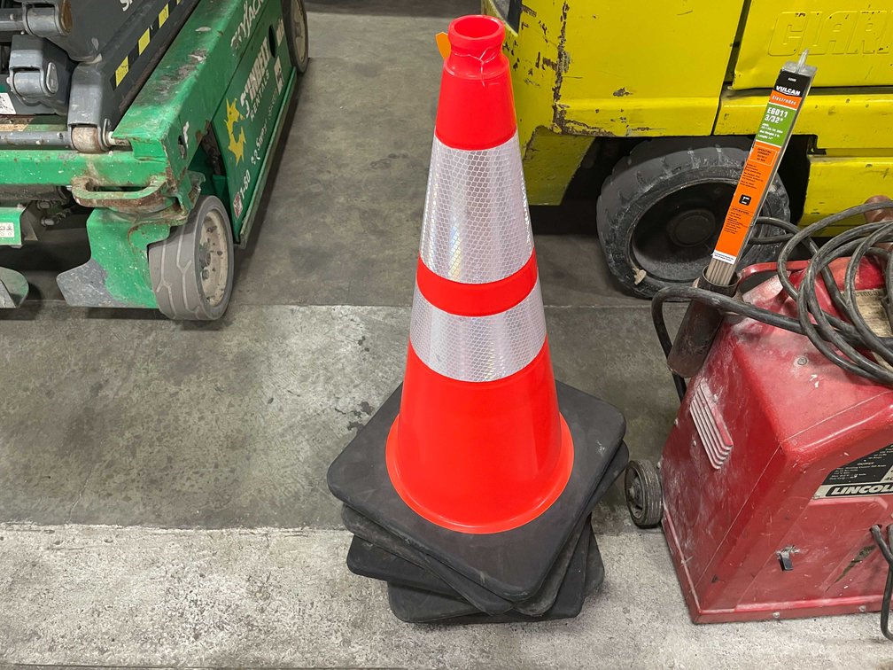 Safety Cones (E)