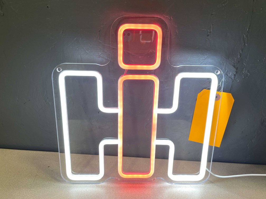International Harvester LED Neon Style Sign (T6)