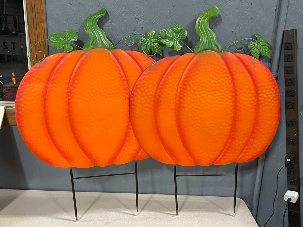 Metal Pumpkins (T4)