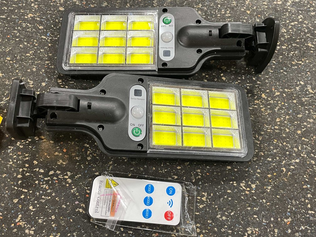 LED Parking Lot and Yard Lights (PR10)