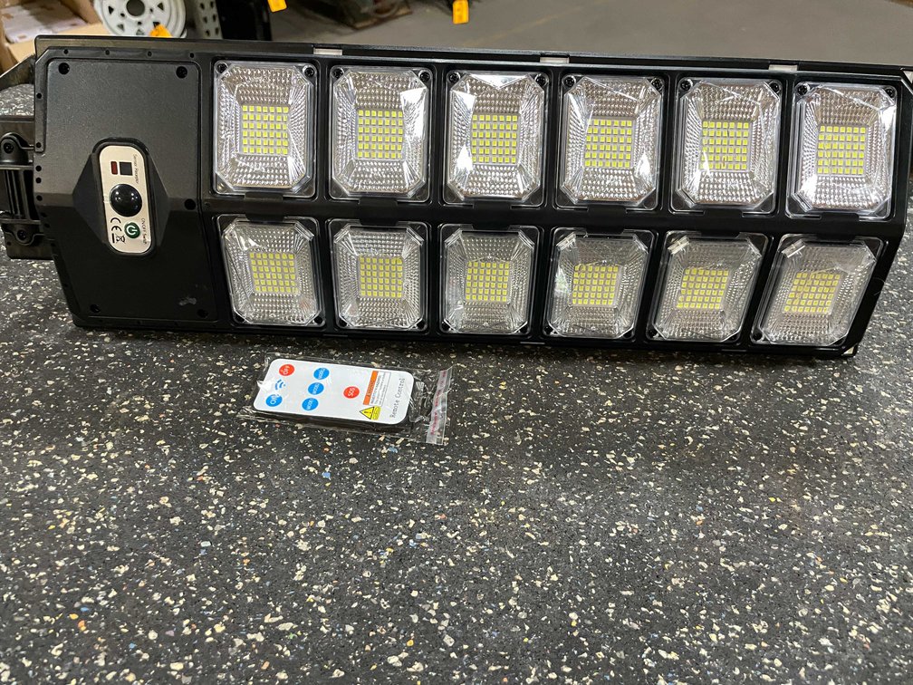 LED Parking Lot and Yard Light (PR10)