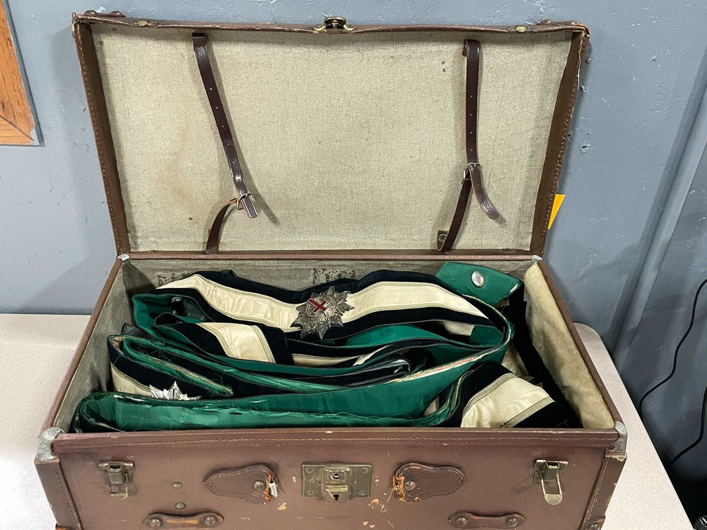 Knights Templar Suitcase with Officer Sashes (T4)