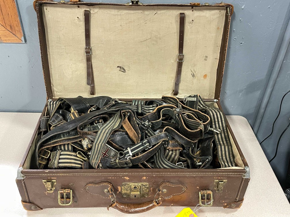 Suitcase with Knights Templar Sword Belts (T4)