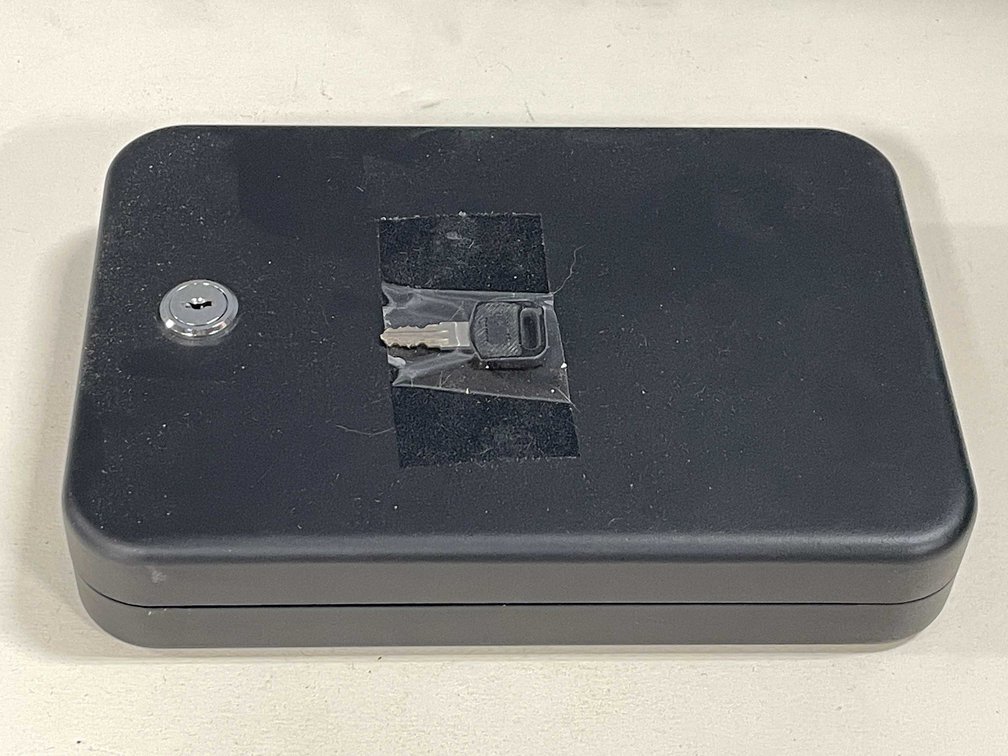 Locking Safe (T4)