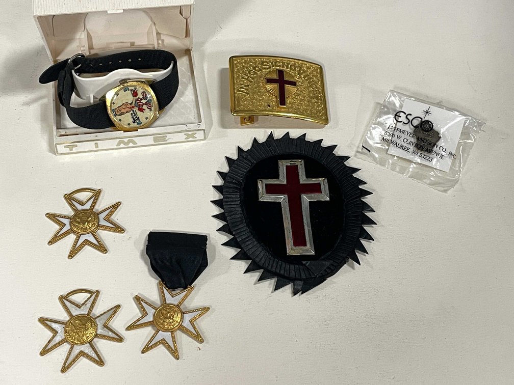 Knights Templar Watch and Pins (T4)