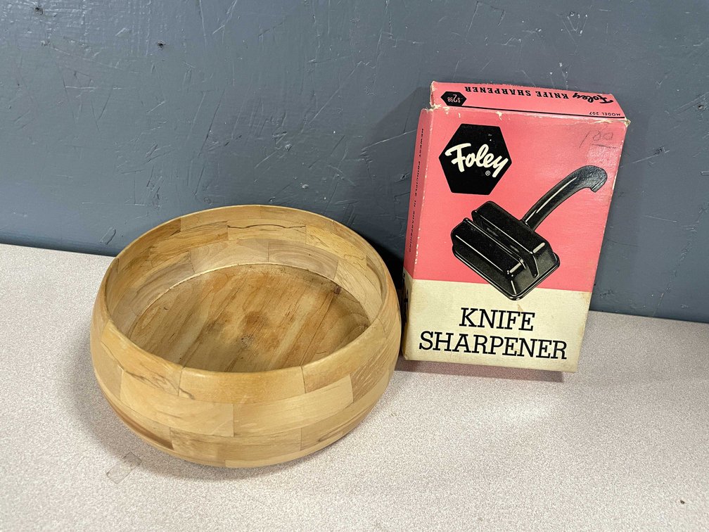 Wooden Bowl with Knife Sharpener (T3)