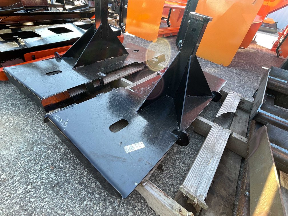 Skid Steer 2" Hitch Receiver V2 (07)