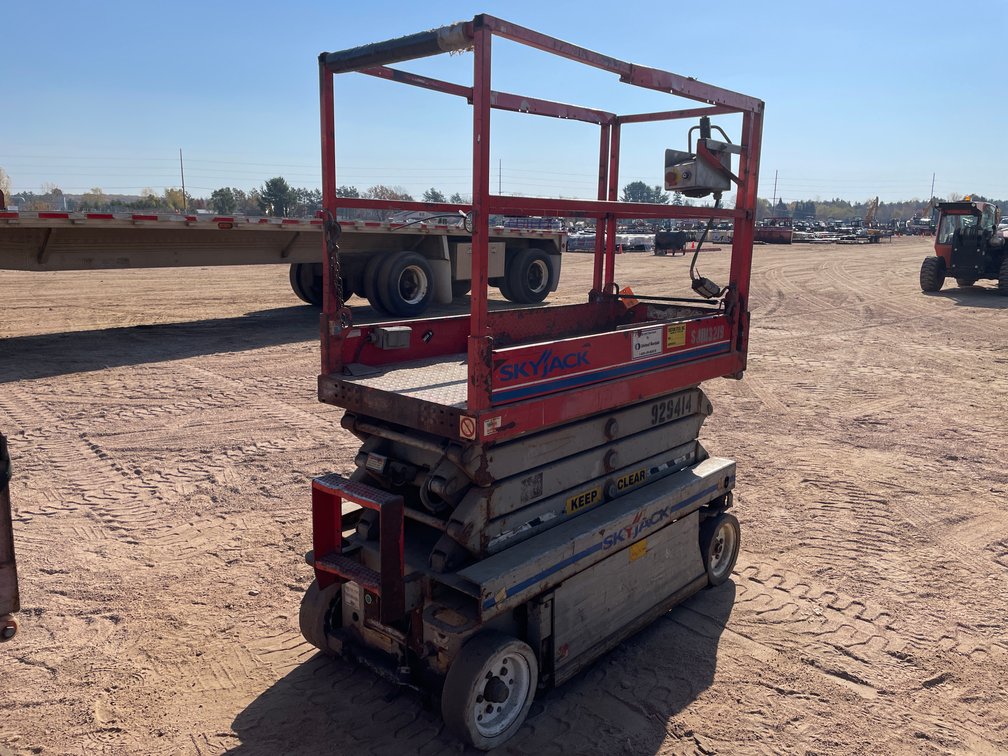 SkyJack SJ113 3219 Electric Scissor Lift