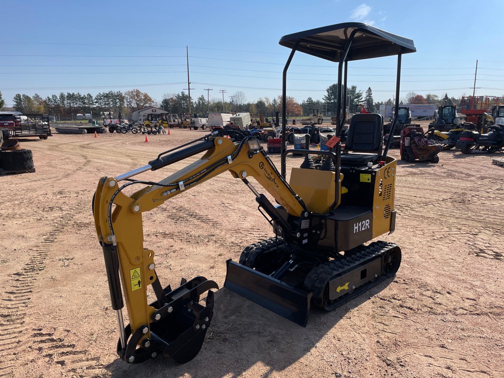 2026 AGT H15R Mini Crawler Excavator