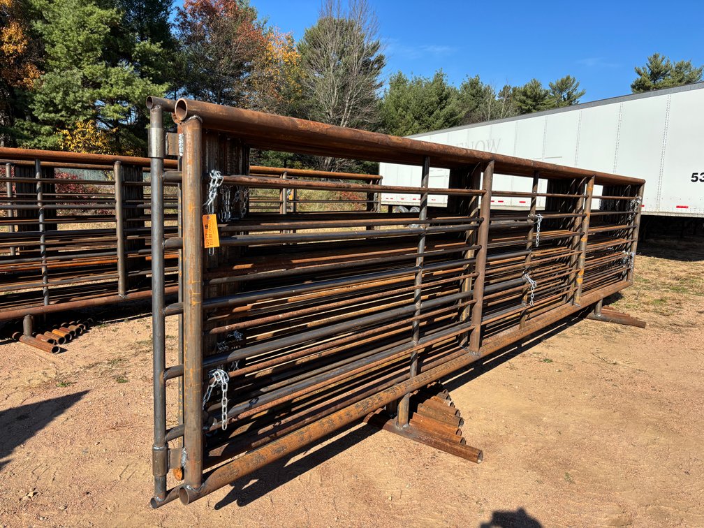 (10) 24' Steel Free Standing Panels