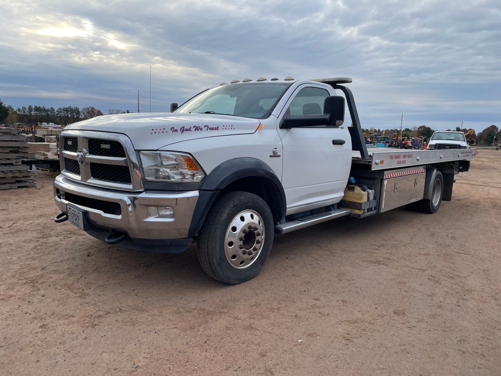 2018 Ram 5500 Roll Back Wrecker Truck (Has WI Title)