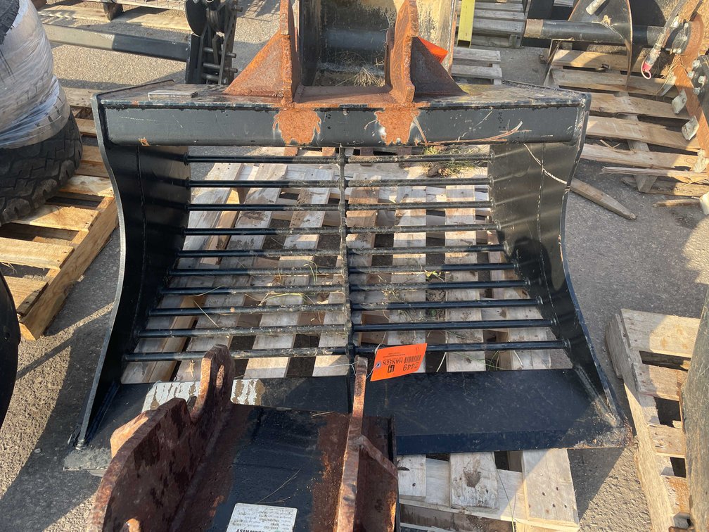 Steel Wrist Bucket (09)
