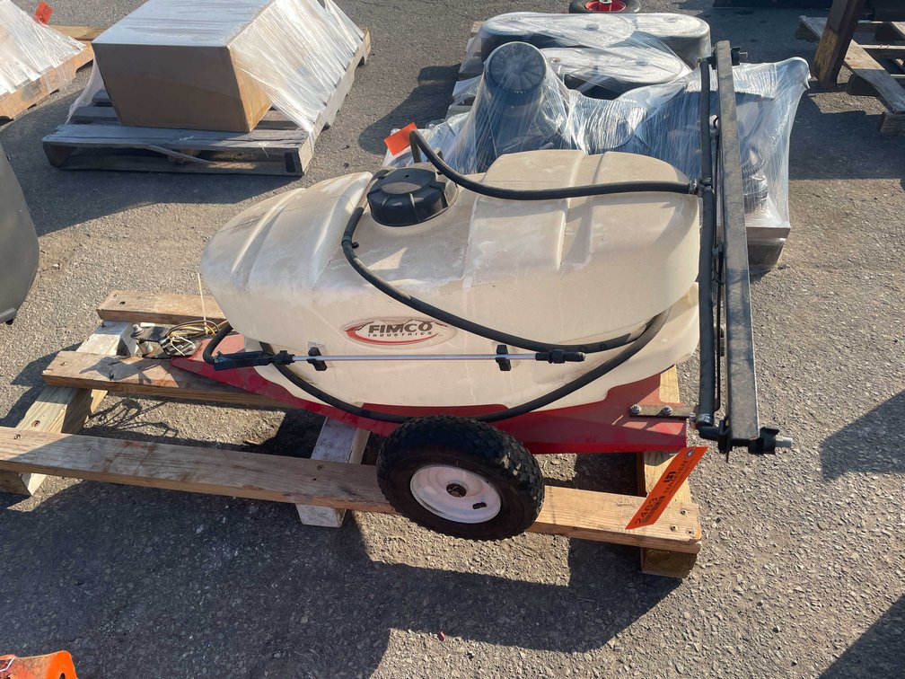 25 Gallon Sprayer and Trailer (09)