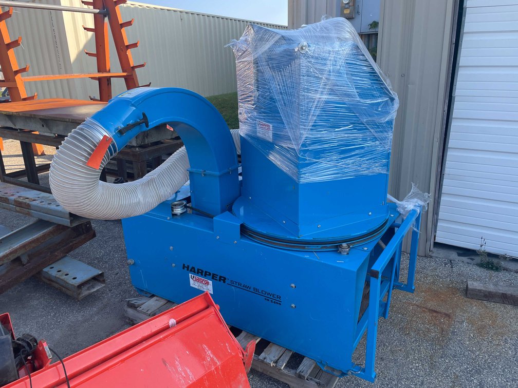 Harper SB5400 Small Bale Chopper Blower (01)