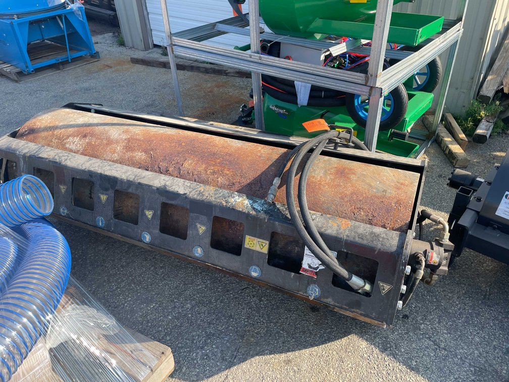 AGT Universal Plate Mount Roller (01)