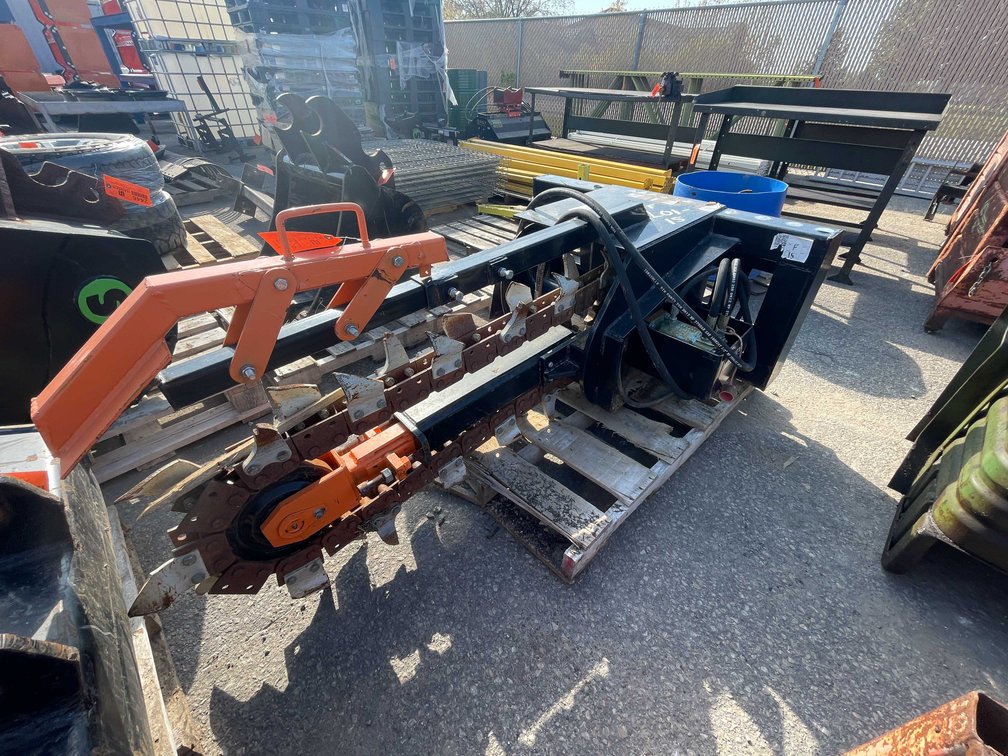 AGT Skid Steer Trencher (09)