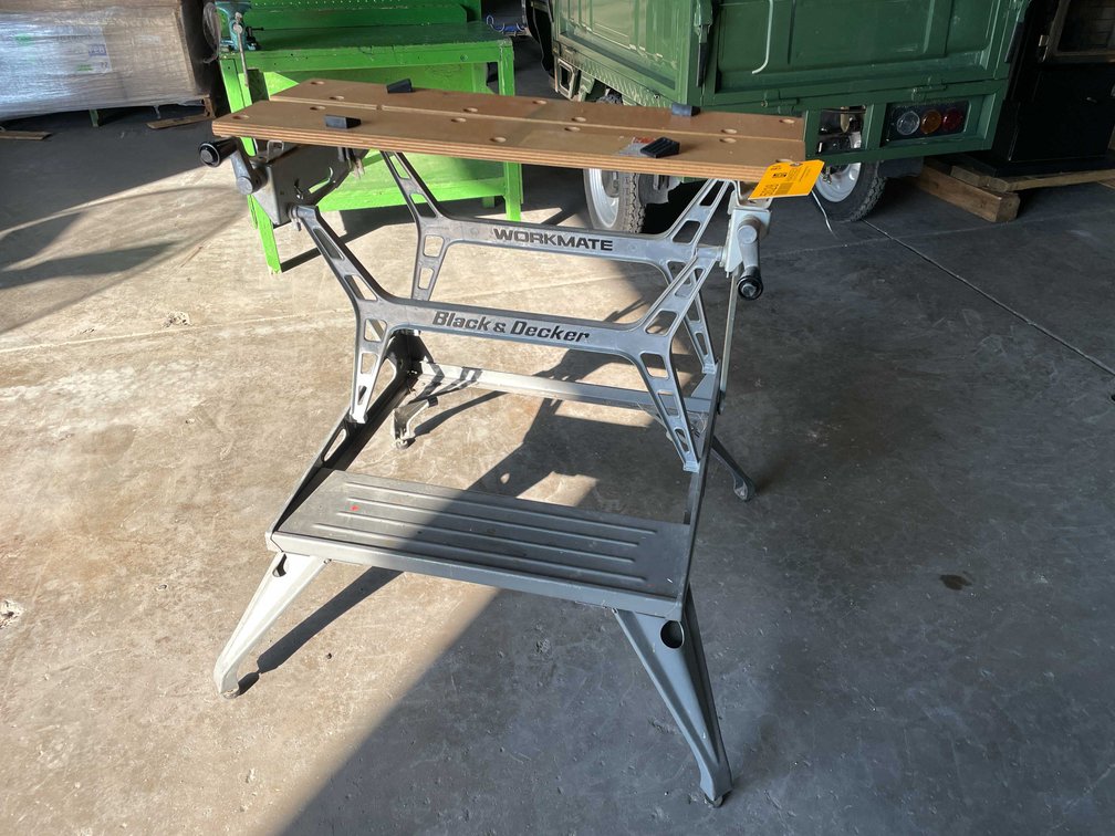 Black and Decker Portable Workmate Workbench (D)
