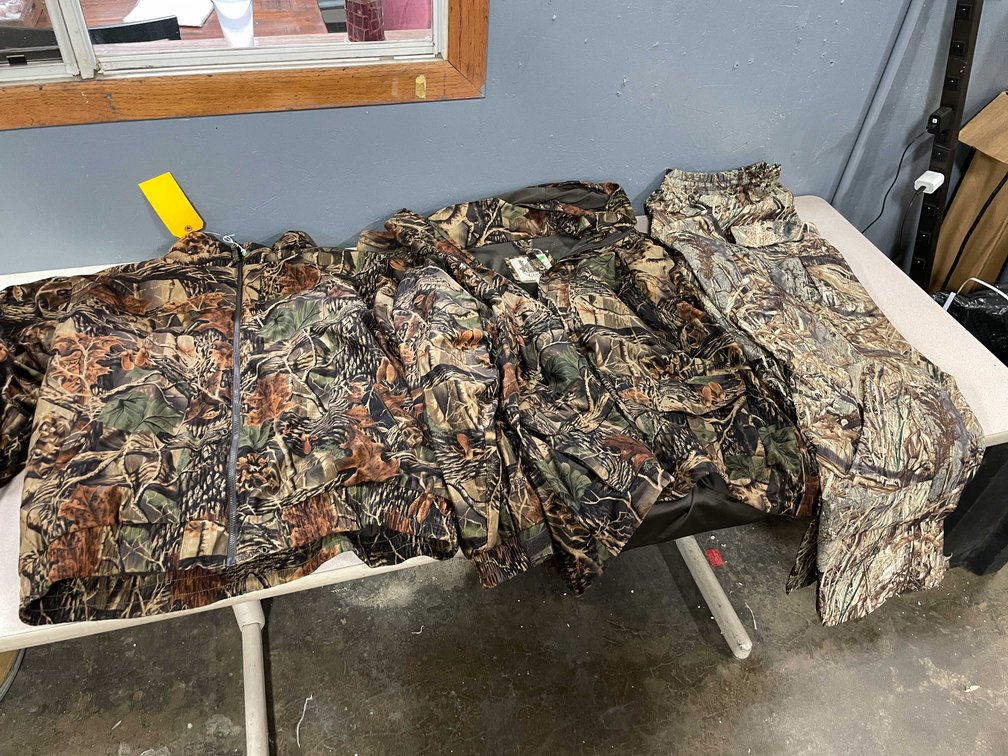 Camo Hunting Winter Coats and Pants (T4)