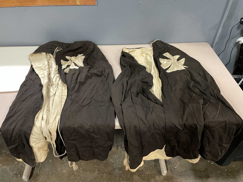 Knights Templar Cloaks (T4)