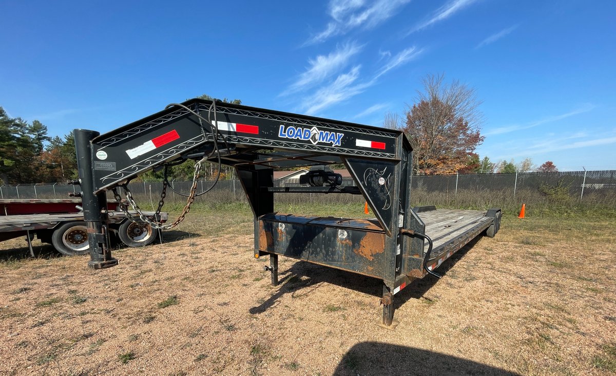 2013 Load Trail 40' Tri Axle Gooseneck Trailer (No Title)