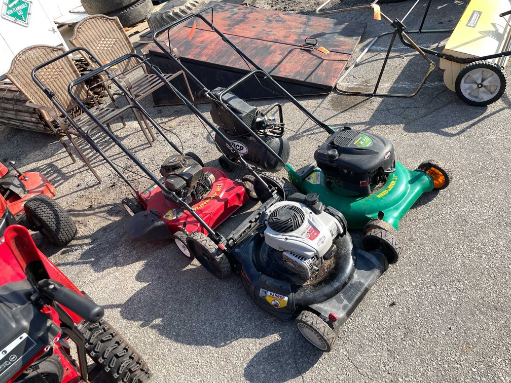 Lawn Mowers and Air Compressor (03)
