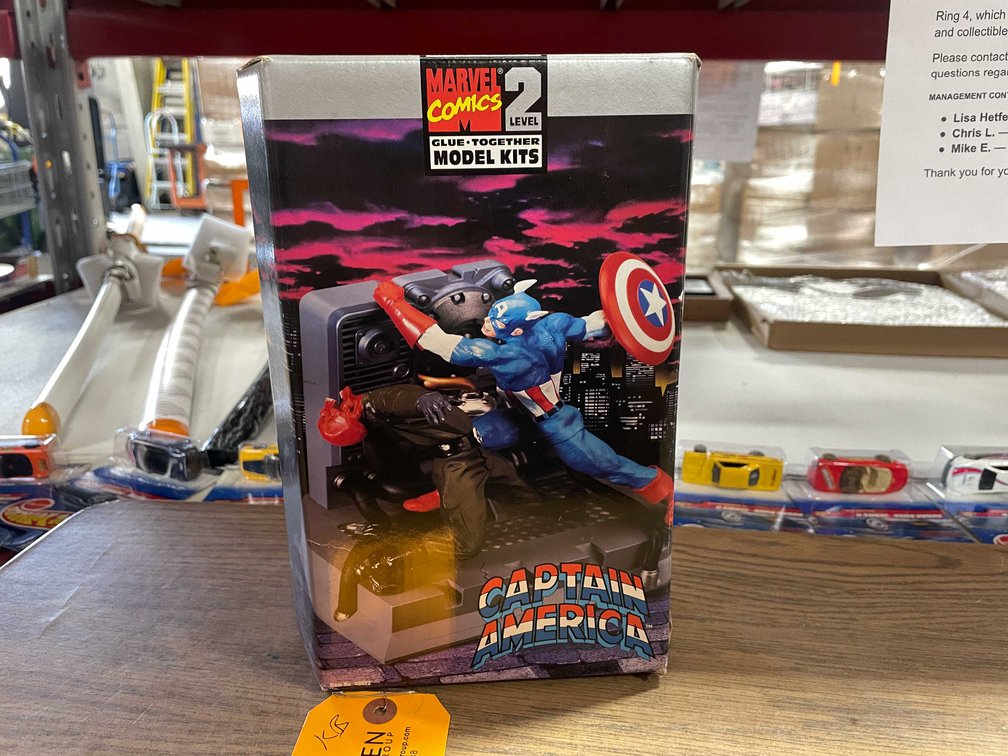 Vintage Captain America Model Set (T2)